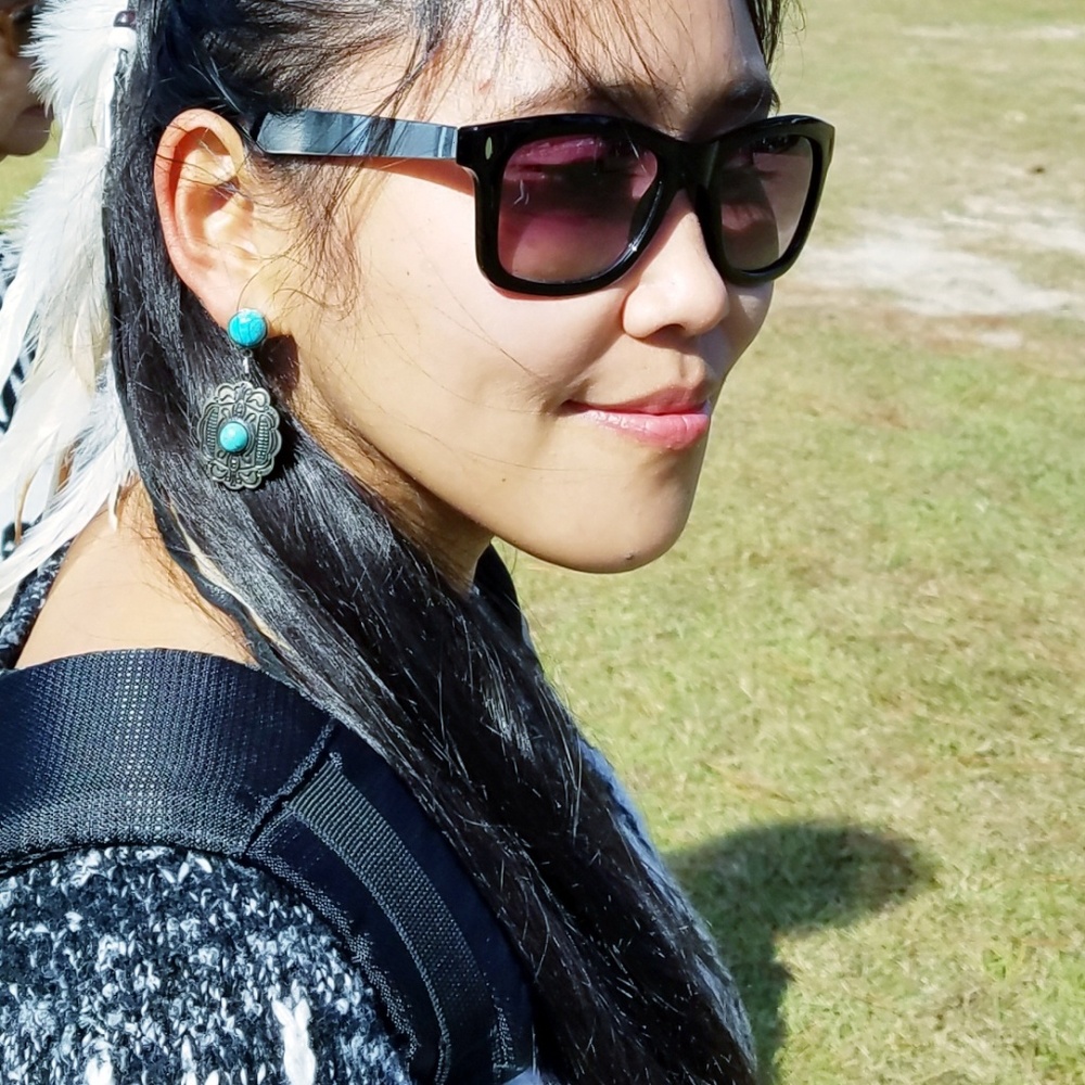 Meet your Posher, Pinayin